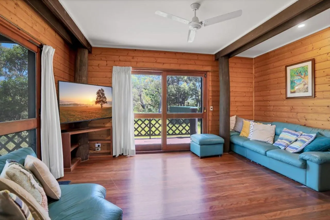 41 Carlo Circle Rainbow Beach 0*,  Australie